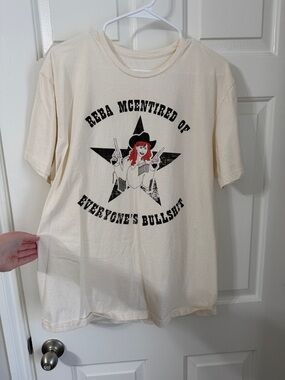 Reba McEntire Pun Womens Short sleeve Cotton Tee - Size Large - never worn